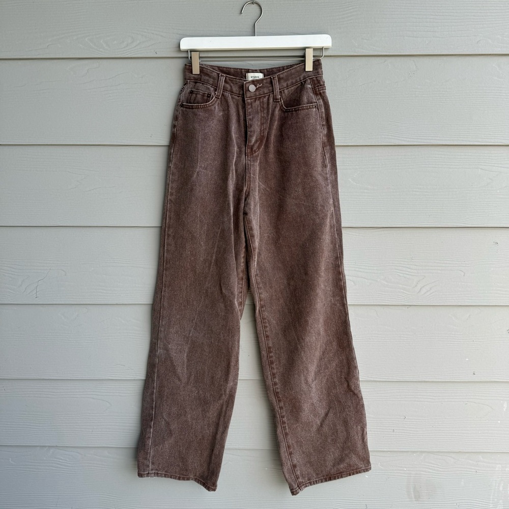 Studio Gray• High Rise Wide Leg Jeans